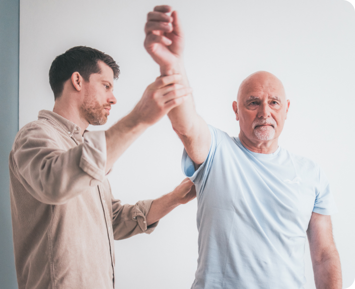 Patient wird von Daniel untersucht